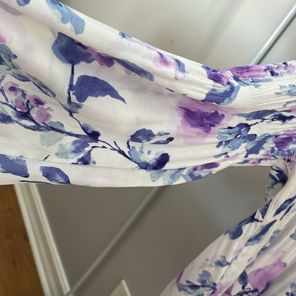 Floral & Ivy floral blouse size small - Picture 5 of 5